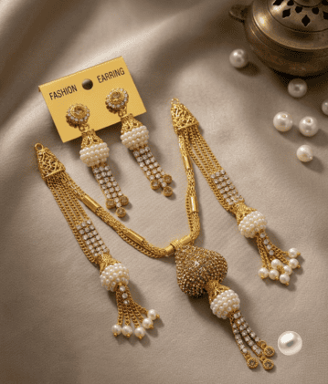 Exquisite Gold-Plated Kundan and Pearl Necklace with Matching Earrings